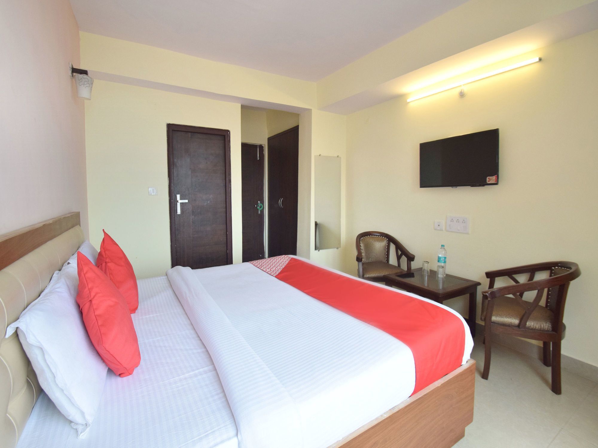 Oyo 8439 Hotel Howard Shimla Eksteriør bilde