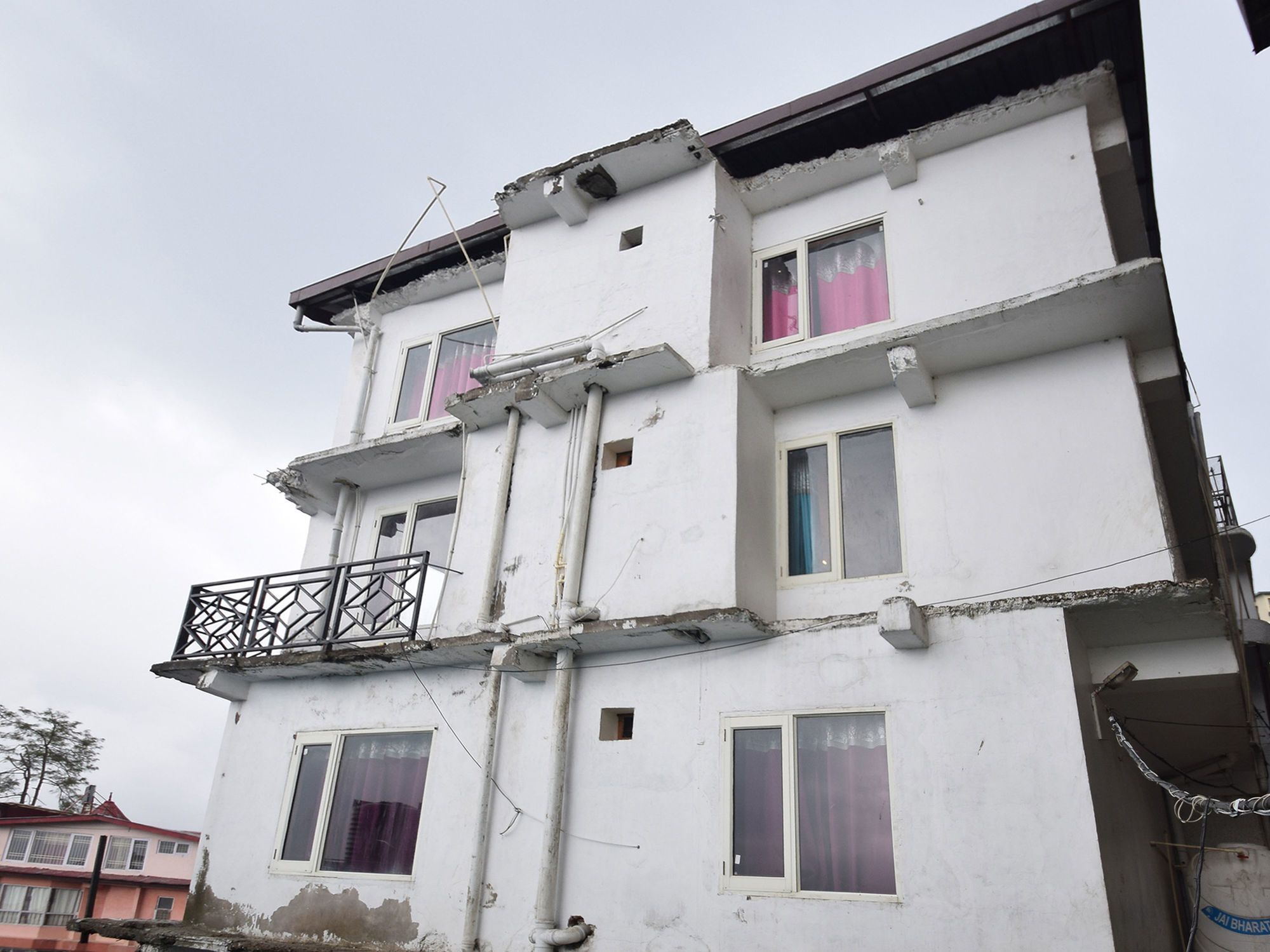Oyo 8439 Hotel Howard Shimla Eksteriør bilde